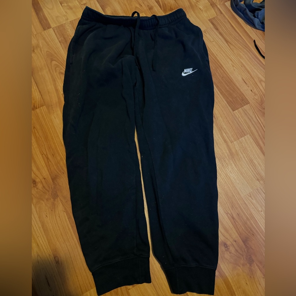 Men’s Nike fleece black jogger sweatpants. Size medium.